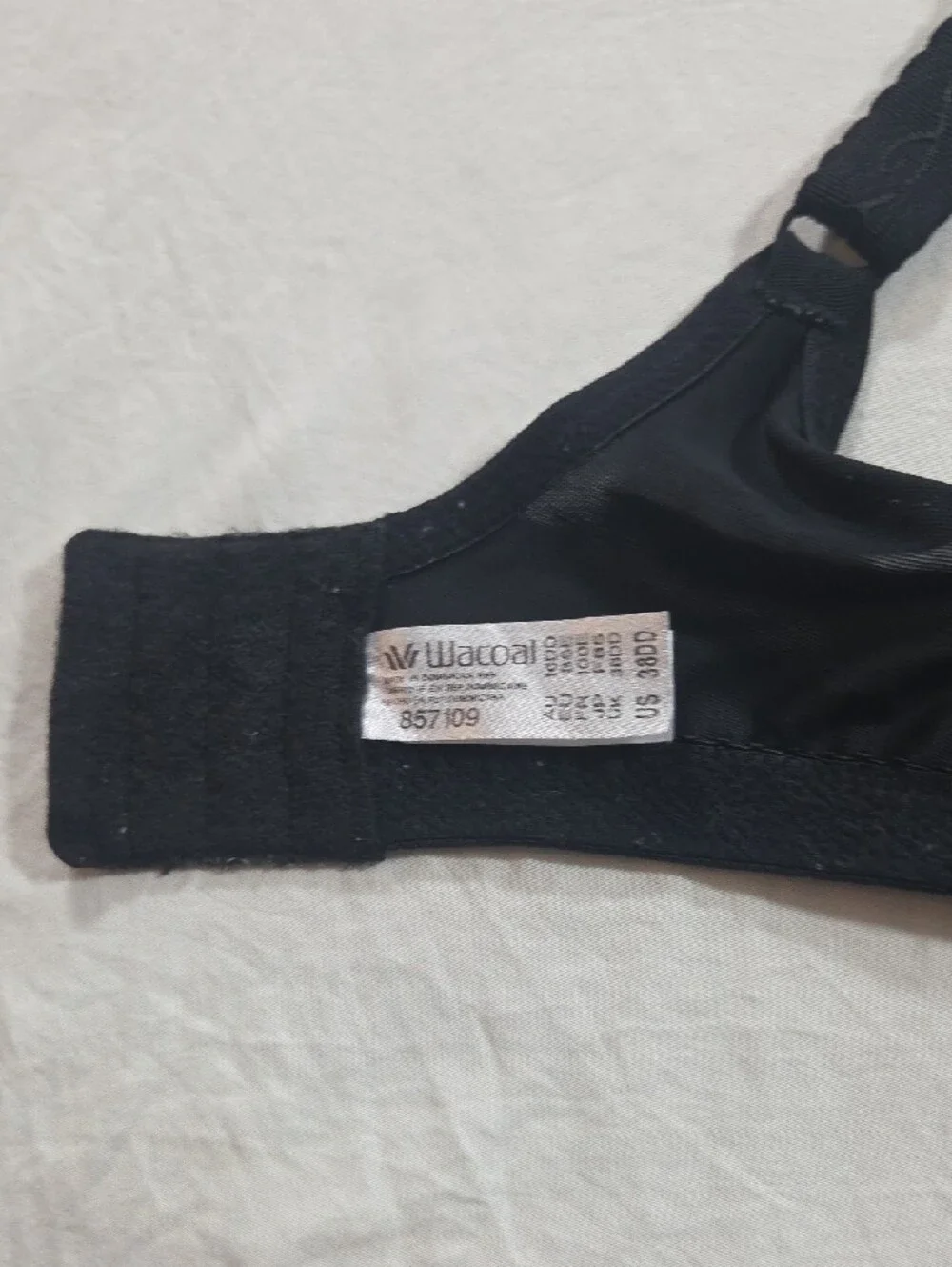 Wacoal Black Supportive Full-Coverage Soft Cup Bra Underwire US 38DD